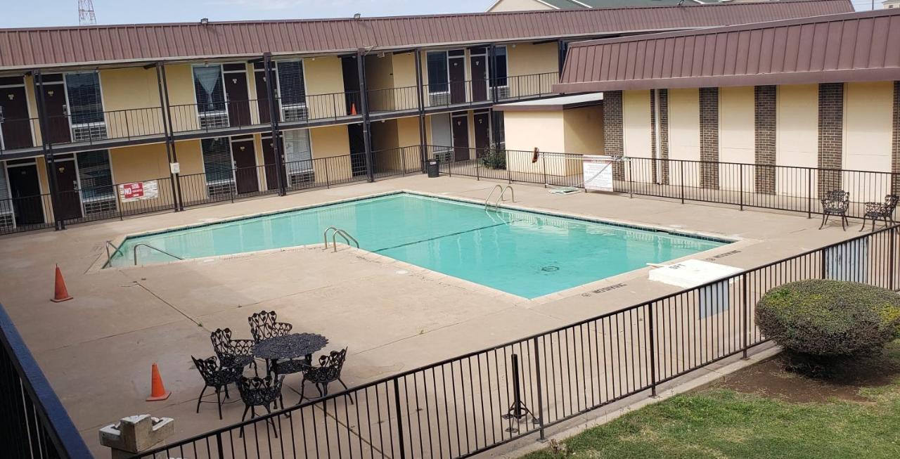 West Texas Inn & Suites Midland Buitenkant foto