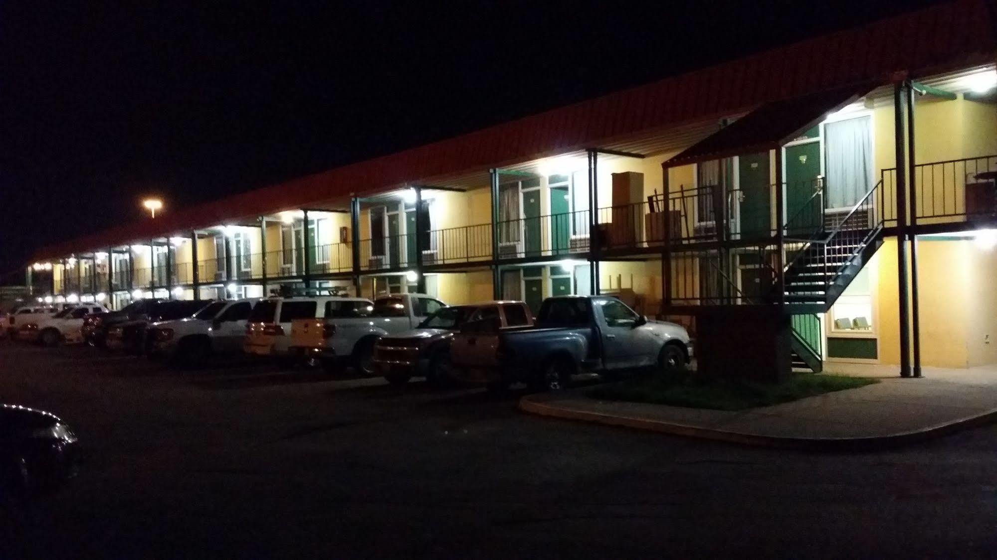 West Texas Inn & Suites Midland Buitenkant foto